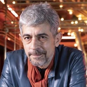 Okan Bayülgen