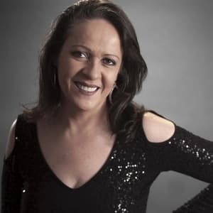 Nora Velázquez