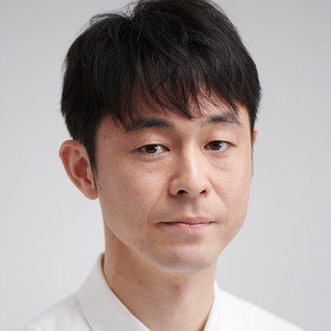 足立智充