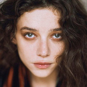 Zoé Adjani