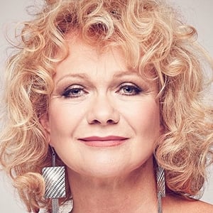Juli Básti