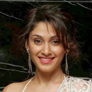 Manjari Fadnnis
