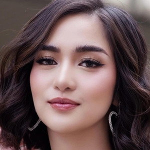 Charlie Dizon