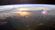 Doomsday Meteor Fragman