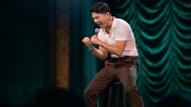 Ronny Chieng: Love to Hate It Fragman