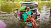 Disaster Holiday Fragman