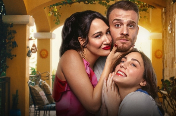 Platonik: Mavi Dolunay Otel