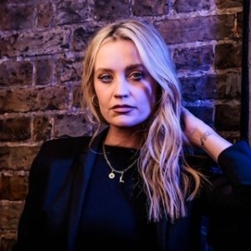 Laura Whitmore Investigates